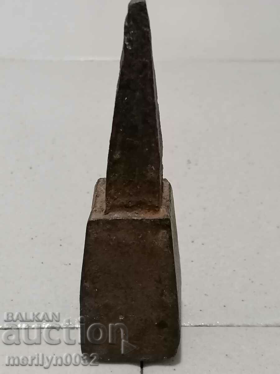 Delivery of An old anvil for hair sticking, wrought iron Delivery of An old anvil for hair sticking, wrought iron