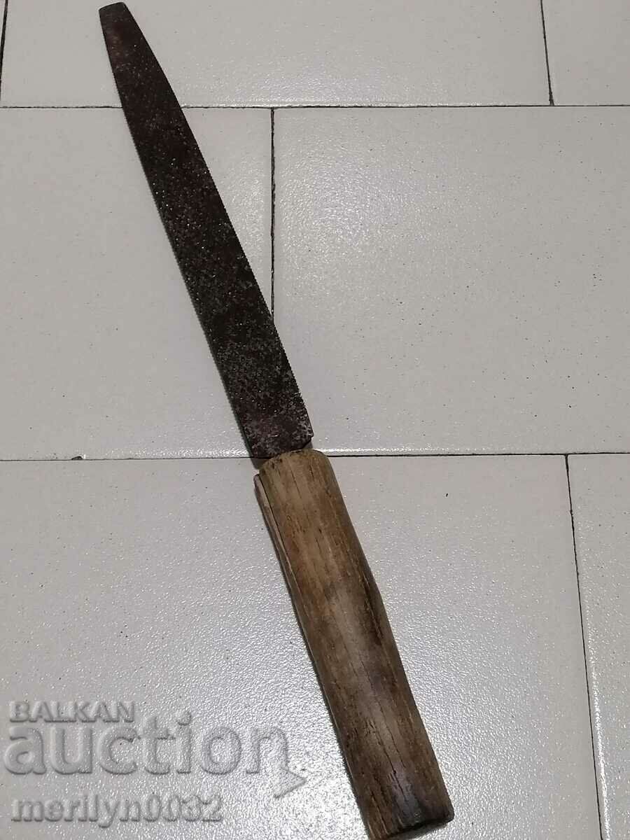 Licitație Instrument de ferăstrău pentru lemn de marcă veche