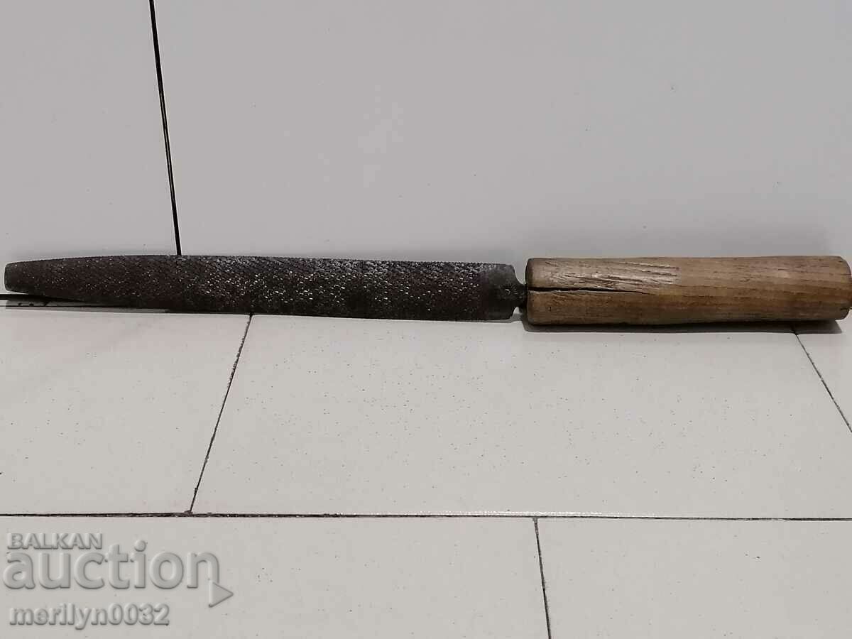 Delivery of Old branded wood saw tool Delivery of Old branded wood saw tool