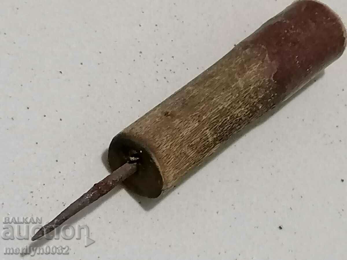 Παλιό πριόνι από σφυρήλατο σίδερο με τιμή 33.00 BGN | € 16.87 Παλιό πριόνι από σφυρήλατο σίδερο με τιμή 33.00 BGN | € 16.87