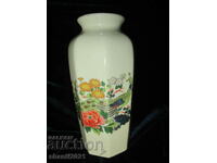Old Japanese porcelain vase with gilding - KYOEI JAPAN
