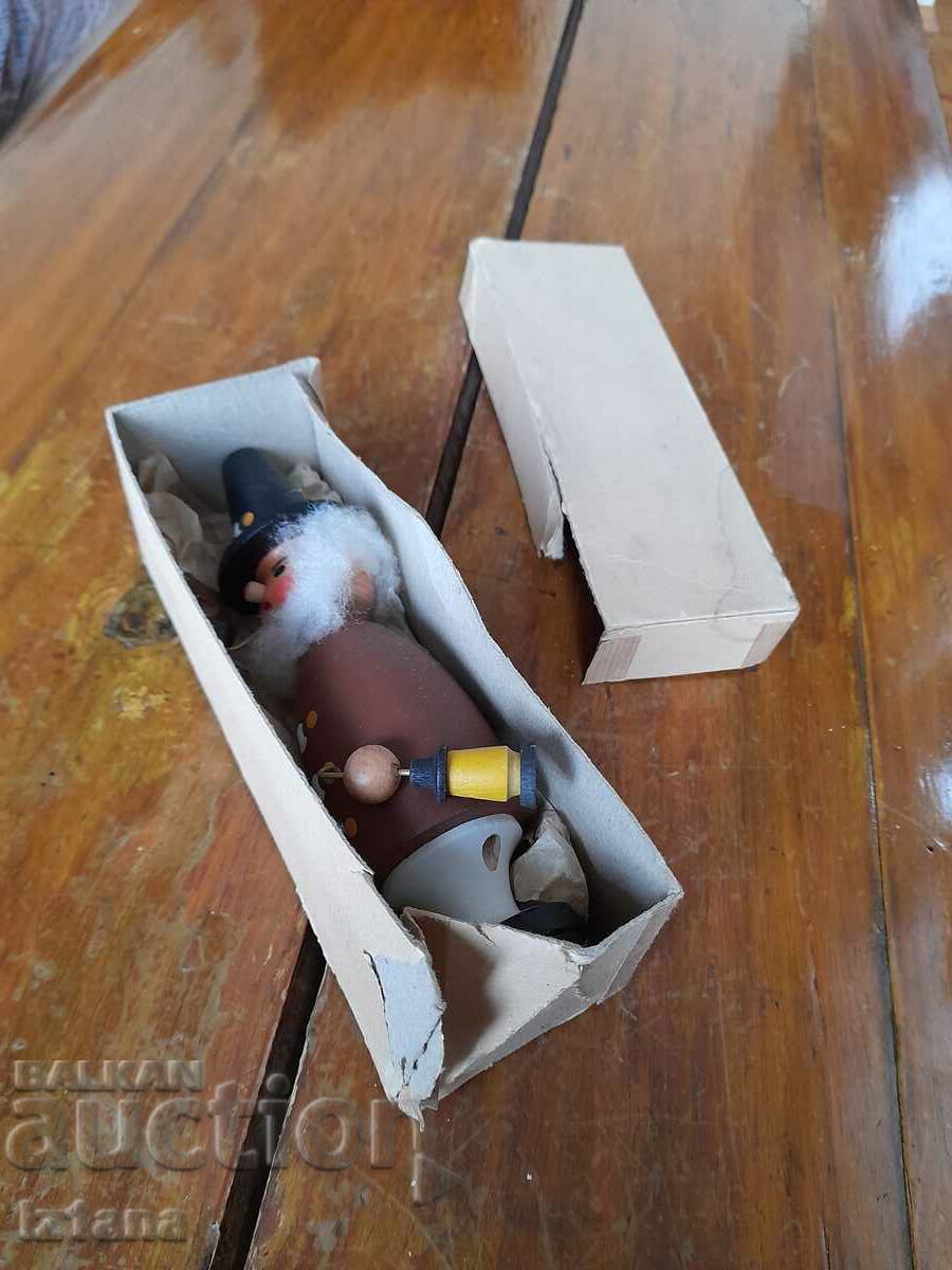 Folk figurine, doll with price 35.00 BGN | € 17.90 Folk figurine, doll with price 35.00 BGN | € 17.90