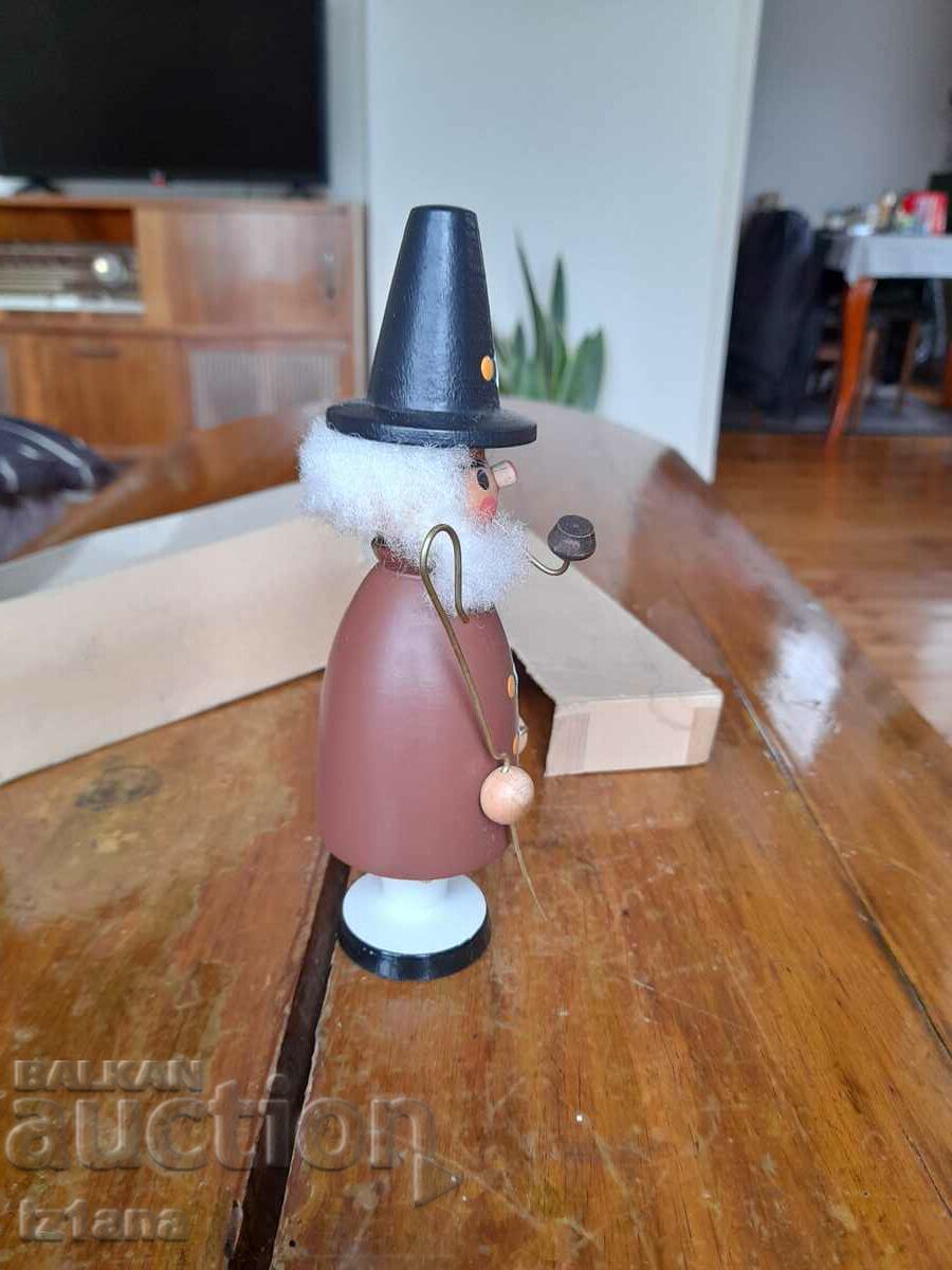 Delivery of Folk figurine, doll Delivery of Folk figurine, doll