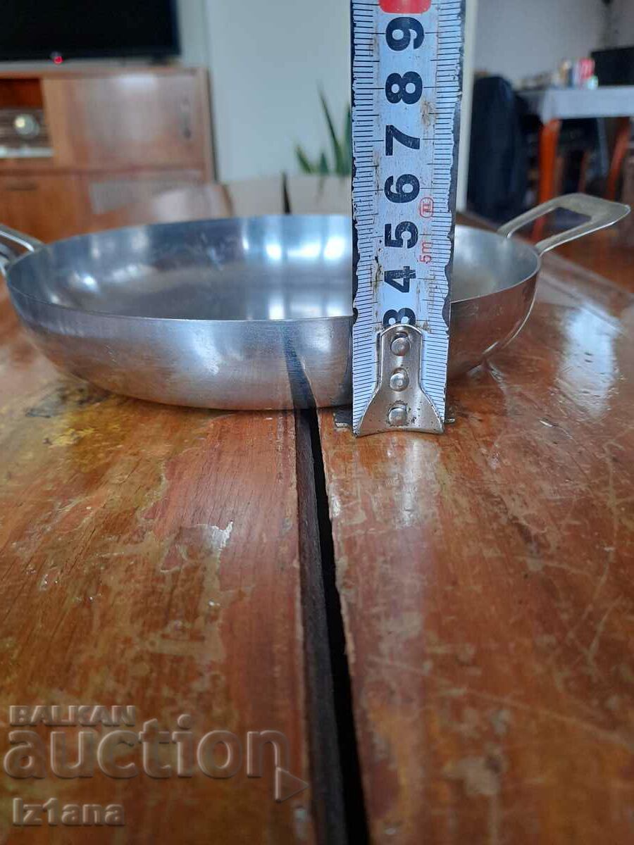 Стара неръждаема паница,неръждавейка с цена 15.00 лв. | € 7.67 Стара неръждаема паница,неръждавейка с цена 15.00 лв. | € 7.67