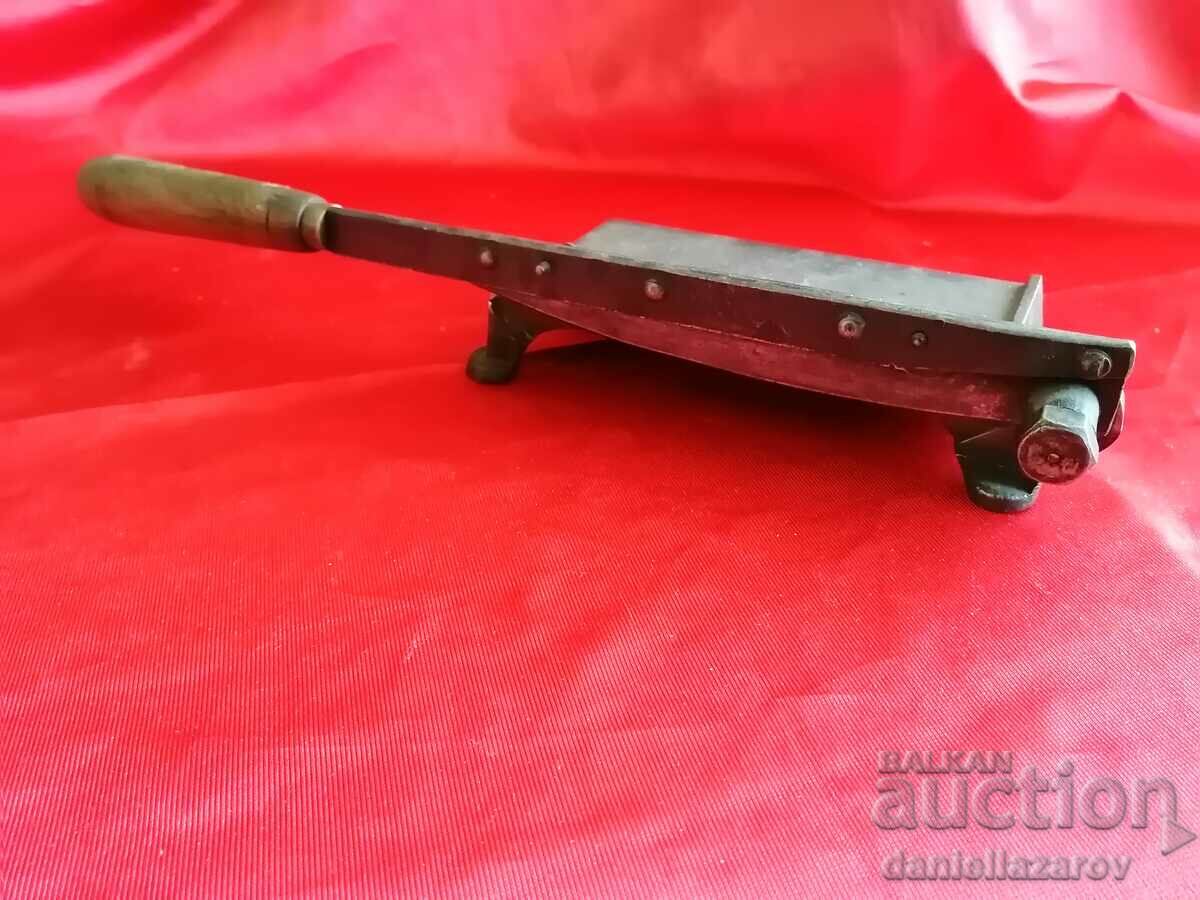 Auction 19th Century Old Photo Guillotine Auction 19th Century Old Photo Guillotine