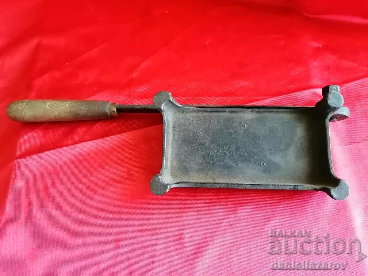 Delivery of 19th Century Old Photo Guillotine Delivery of 19th Century Old Photo Guillotine