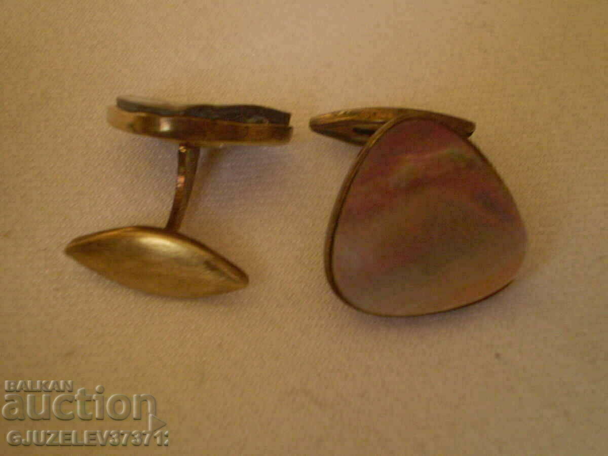 Delivery of old mexican mother-of-pearl cufflinks Delivery of old mexican mother-of-pearl cufflinks