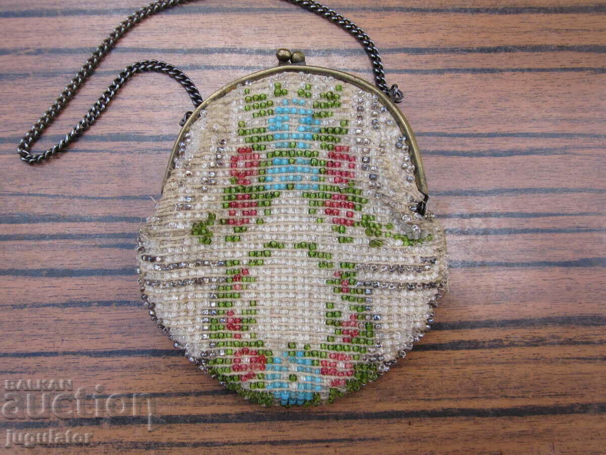 παλιό τσαντάκι με χάντρες της Βουλγαρικής Αναγέννησης με τιμή 70.00 BGN | € 35.79 παλιό τσαντάκι με χάντρες της Βουλγαρικής Αναγέννησης με τιμή 70.00 BGN | € 35.79