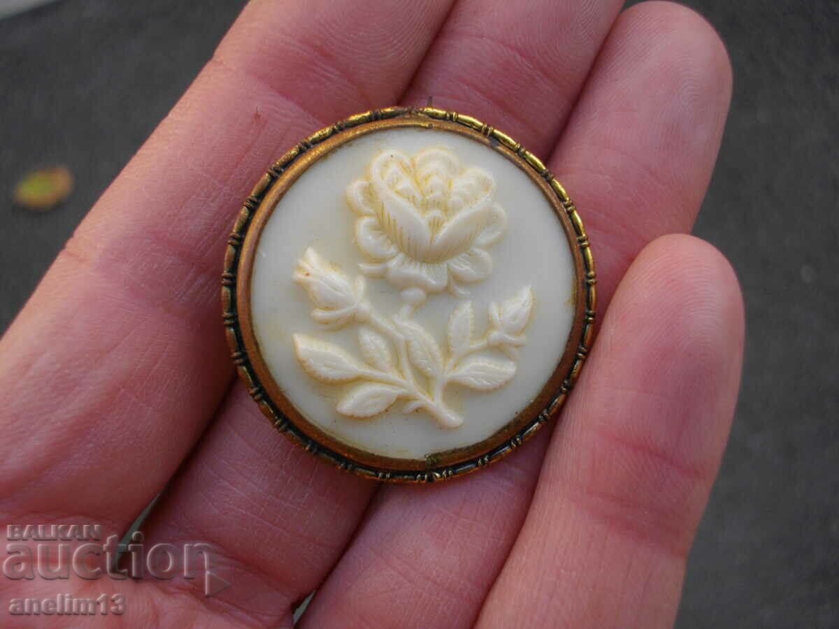 STARA BEAUTIFUL BROSHA with price 25.00 BGN | € 12.78 STARA BEAUTIFUL BROSHA with price 25.00 BGN | € 12.78