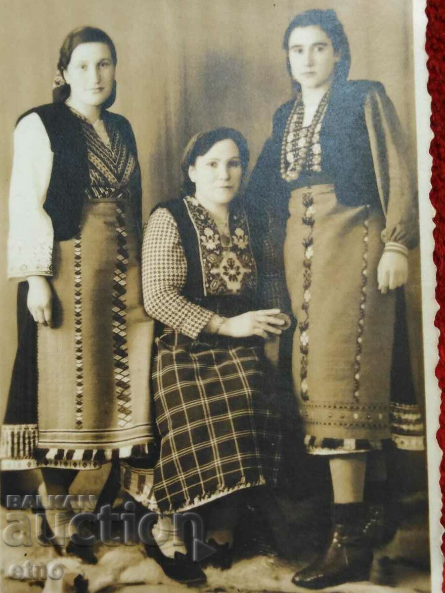 1942 ROYAL PHOTO- COSTUME with price 15.00 BGN | € 7.67