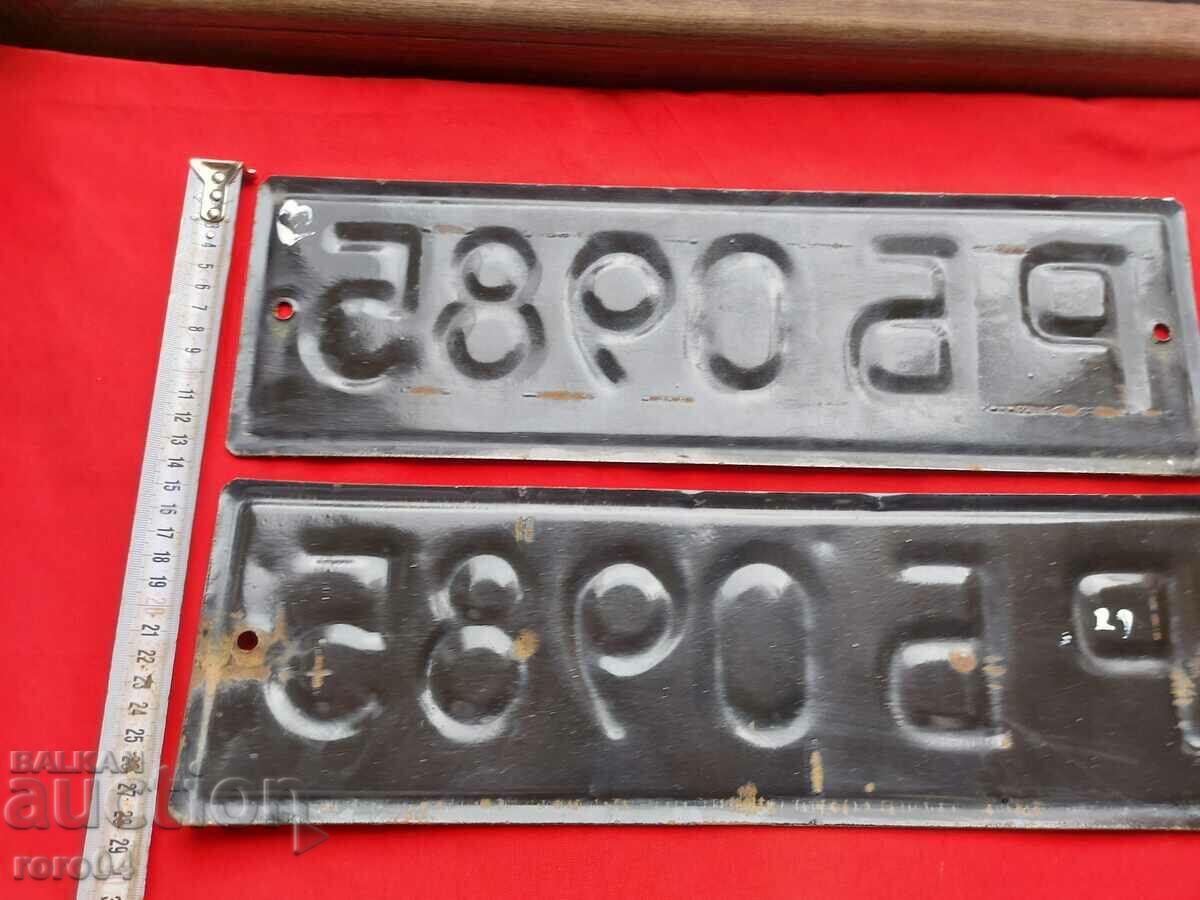 ENAMEL NUMBERS - PAIR - 6 ENAMEL NUMBERS - PAIR - 6