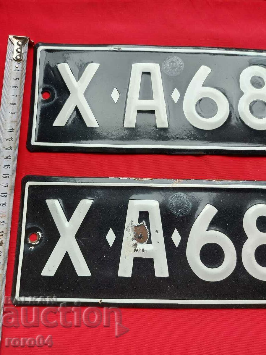 Delivery of ENAMEL NUMBERS - PAIR Delivery of ENAMEL NUMBERS - PAIR