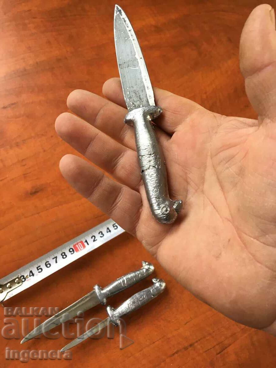 LAMA DE CUIT CU MÂNER DE PLUMB cu preț € 6.00 | 11.74 BGN LAMA DE CUIT CU MÂNER DE PLUMB cu preț € 6.00 | 11.74 BGN