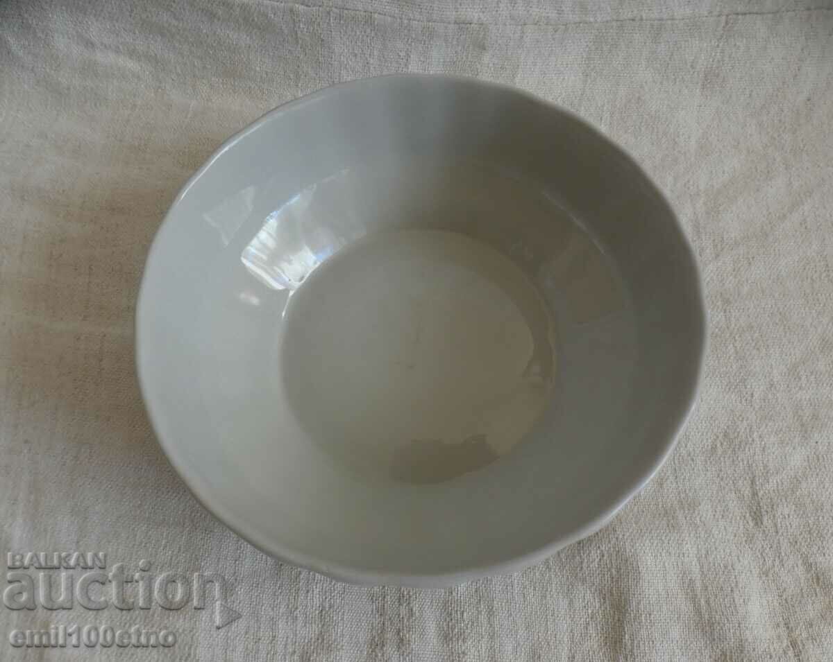 Small salad bowl, old Bulgarian porcelain with price 8.00 BGN | € 4.09 Small salad bowl, old Bulgarian porcelain with price 8.00 BGN | € 4.09