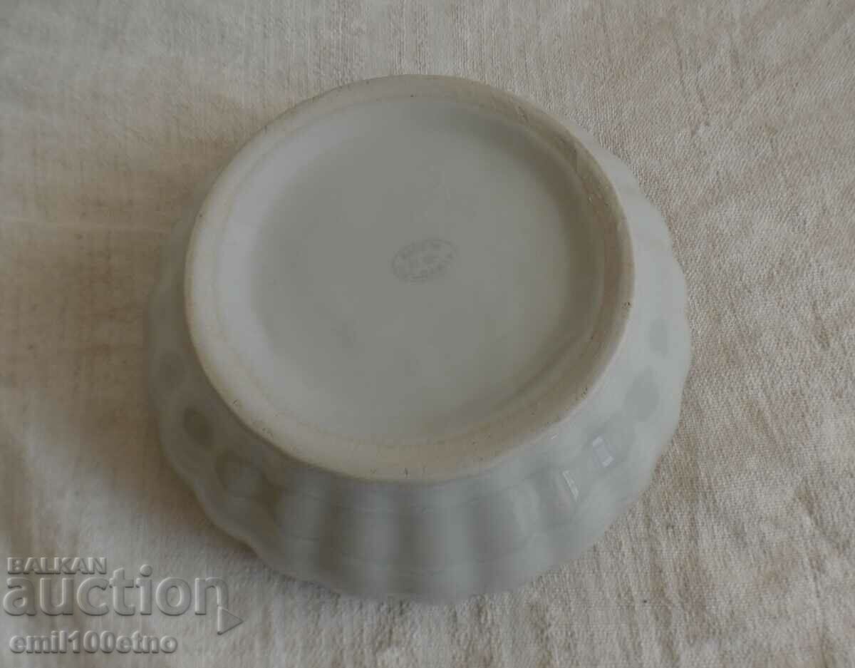 Delivery of Small salad bowl, old Bulgarian porcelain Delivery of Small salad bowl, old Bulgarian porcelain
