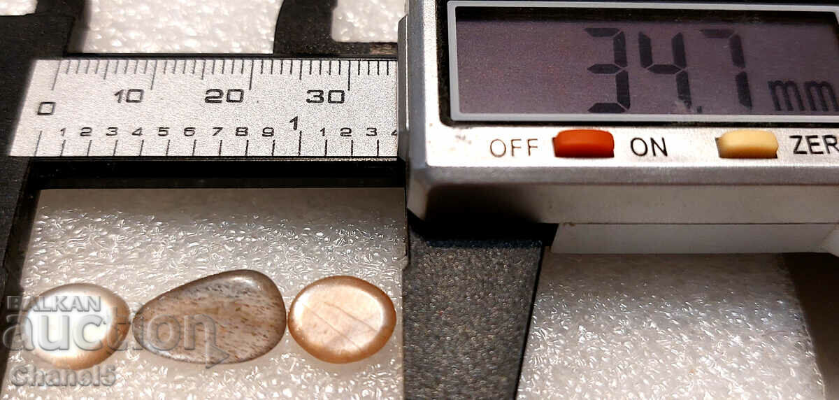 Delivery of NATURAL MOON STONES 3 pcs. - INDIA - (431) Delivery of NATURAL MOON STONES 3 pcs. - INDIA - (431)