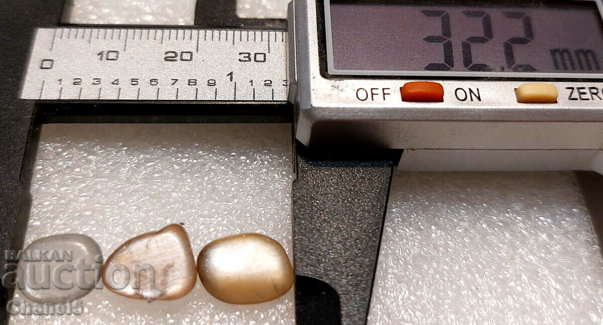 Delivery of NATURAL MOON STONES 3 pcs. - INDIA - (432)