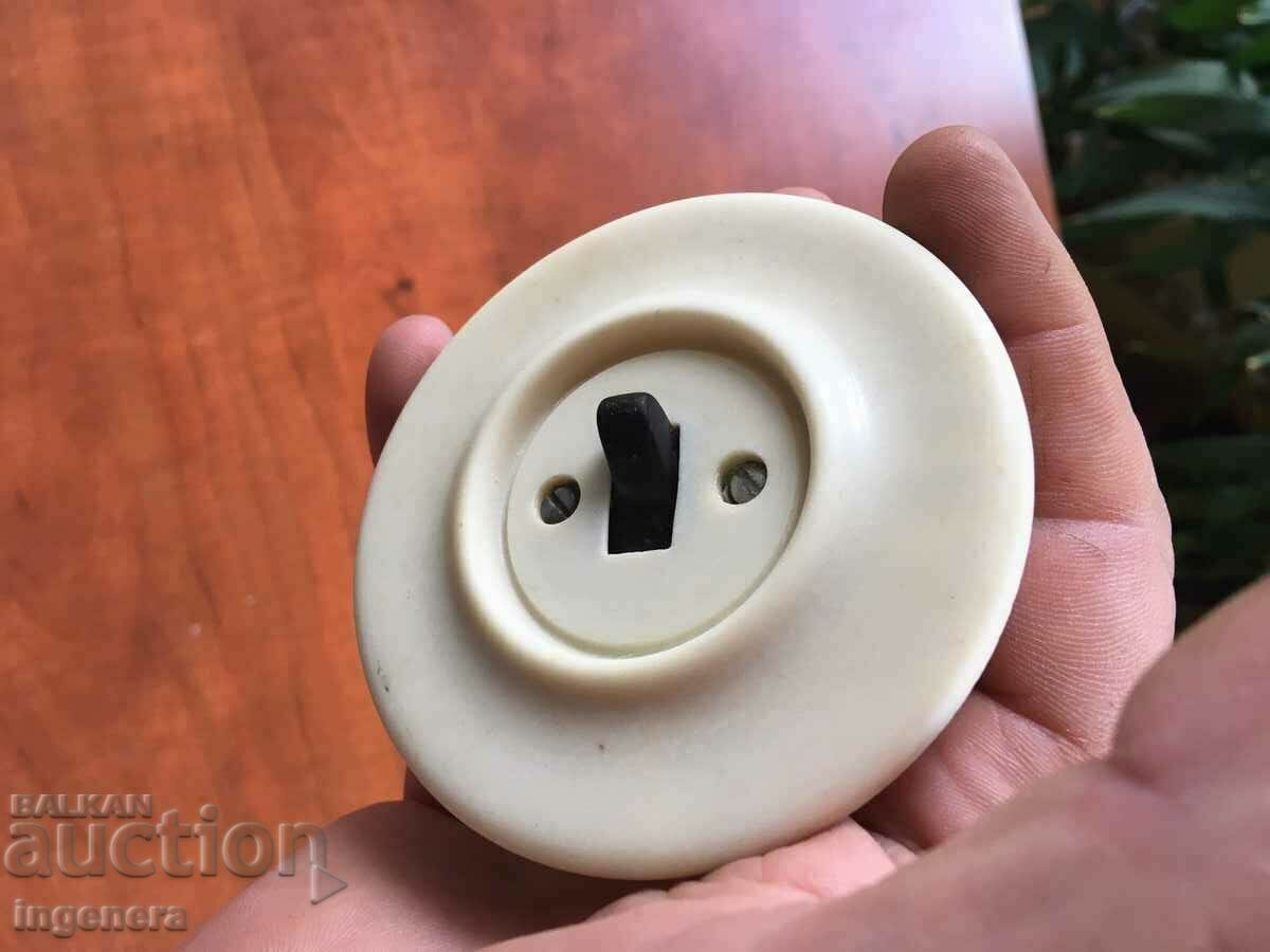 Delivery of ELECTRIC WRENCH RETRO BAKELITE Delivery of ELECTRIC WRENCH RETRO BAKELITE