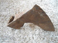 Old ax, axe, 1,700 kg.