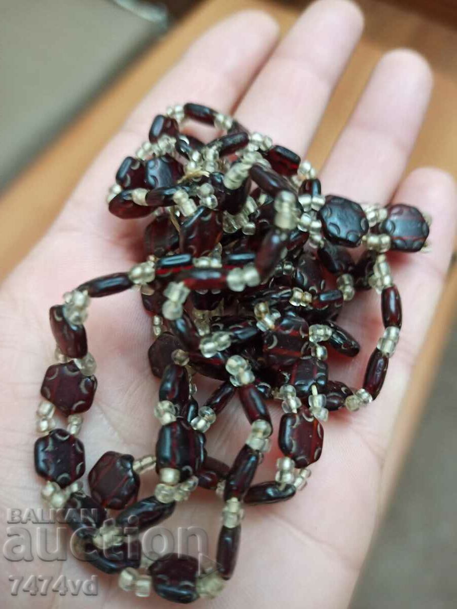 VERY OLD RED AMBER NECKLACE with price 600.00 BGN | € 306.78 VERY OLD RED AMBER NECKLACE with price 600.00 BGN | € 306.78