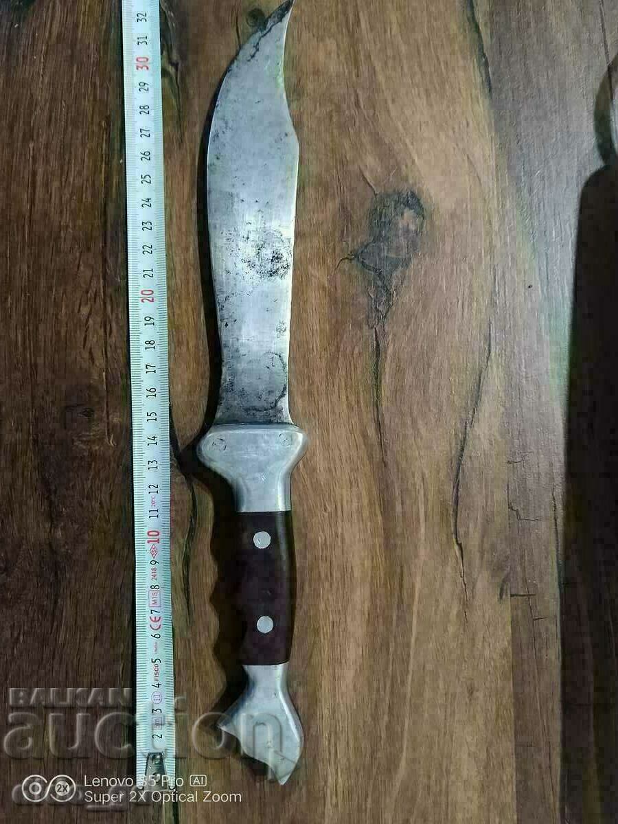 Стар ирански нож