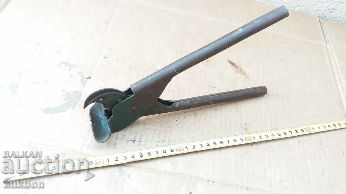 Auction OLD FORGED PIPE BENDING PLIERS Auction OLD FORGED PIPE BENDING PLIERS