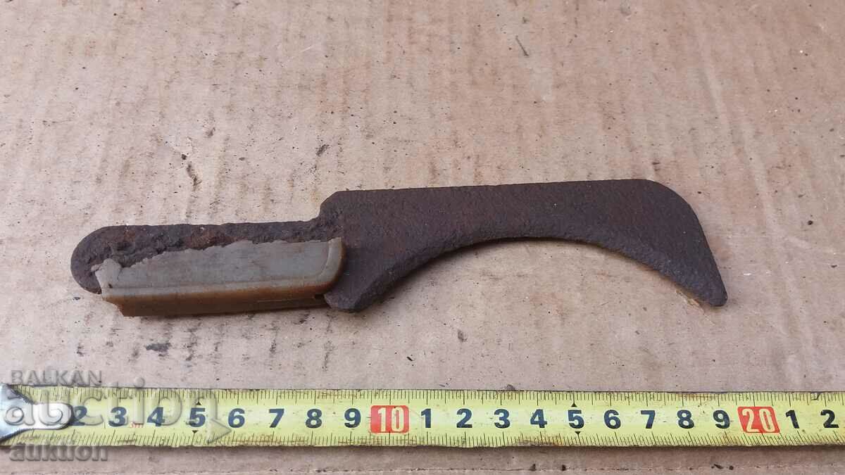 FORGED ORPHAN TOOL - LEATHER KNIFE, LEG