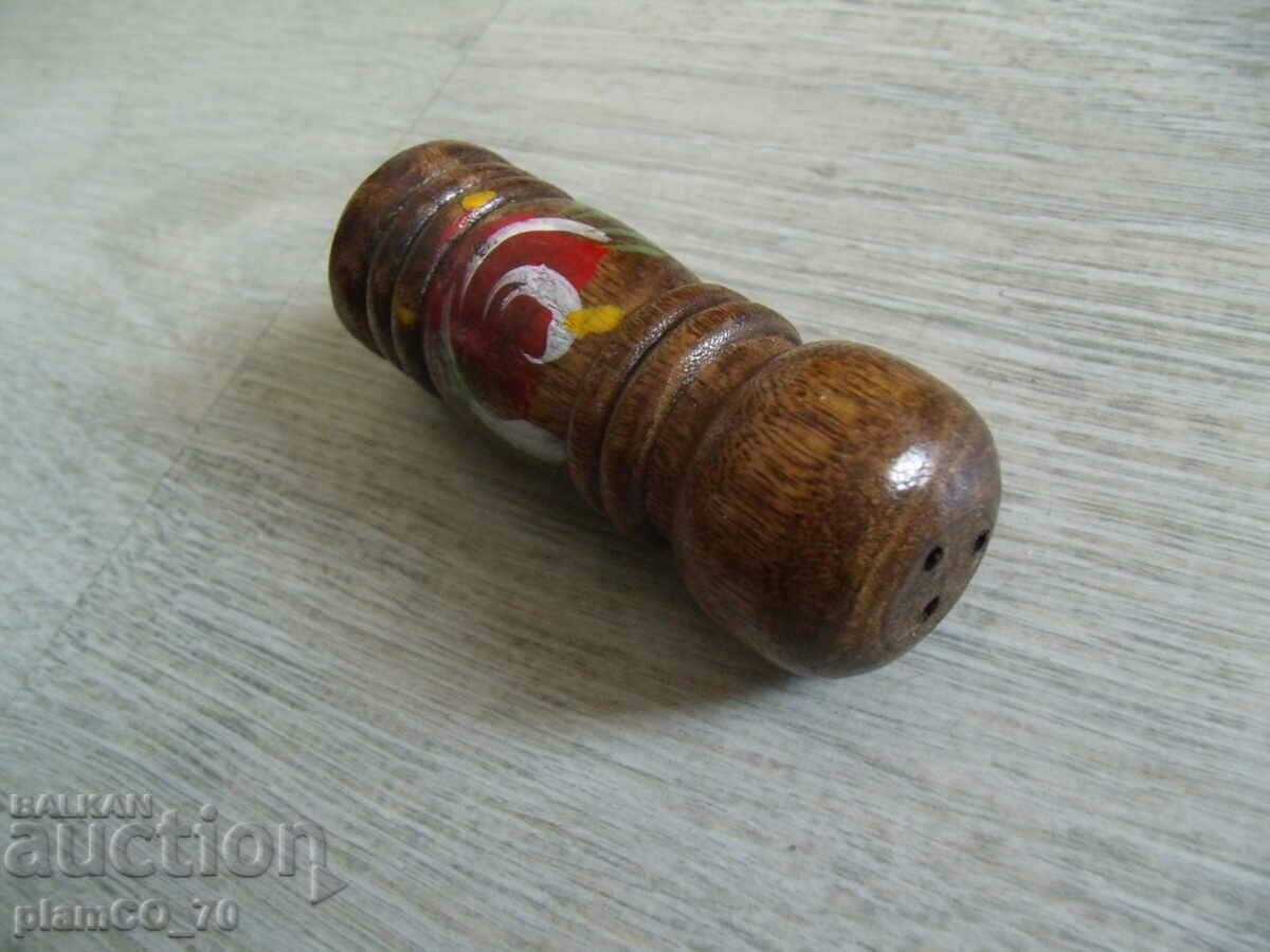 Delivery of No.*6672 old small wooden salt shaker Delivery of No.*6672 old small wooden salt shaker