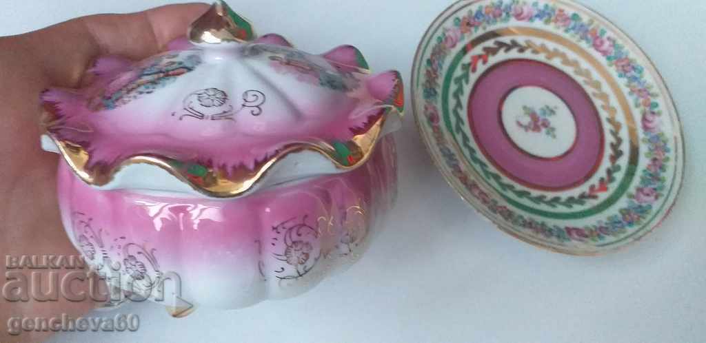 Delivery of Beautiful delicate porcelain sugar bowl/Vintage Delivery of Beautiful delicate porcelain sugar bowl/Vintage