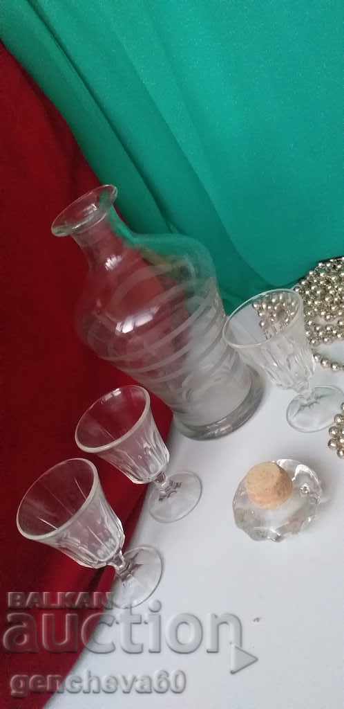 Γυάλινη καράφα με 3 φλιτζάνια με τιμή € 6.00 | 11.74 BGN