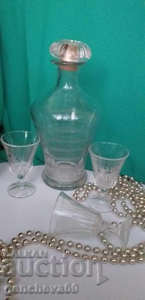 Glass carafe with 3 cups - 6 Glass carafe with 3 cups - 6