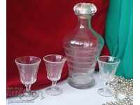 Glass carafe with 3 cups