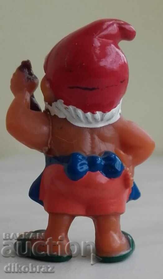 Delivery of KINDER SURPRISE - dwarf series / 90s Delivery of KINDER SURPRISE - dwarf series / 90s