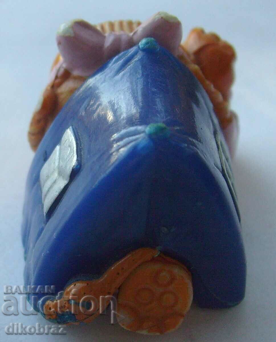 Auction  KINDER SURPRISE - lion tourist with tent / 1990s