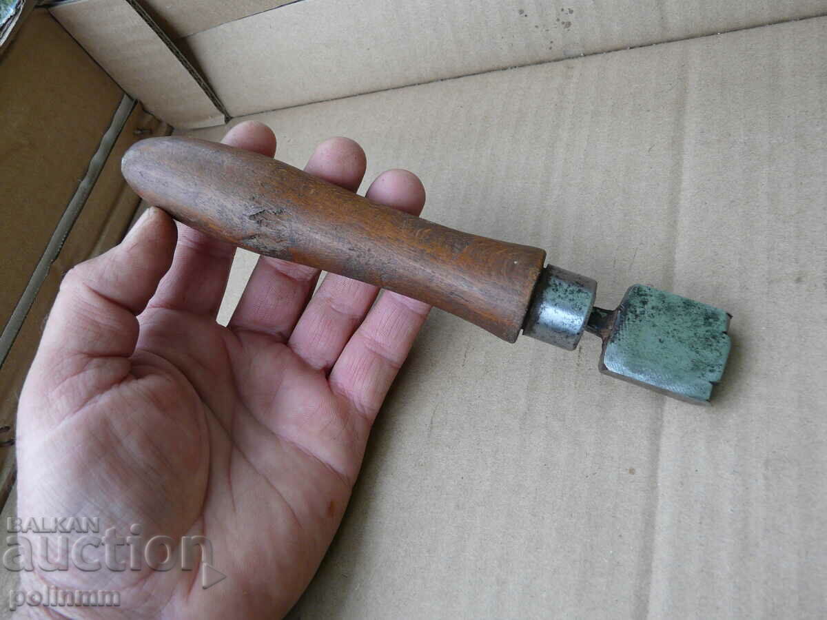 Delivery of Old Rare Sarasian Tool - 2 Delivery of Old Rare Sarasian Tool - 2