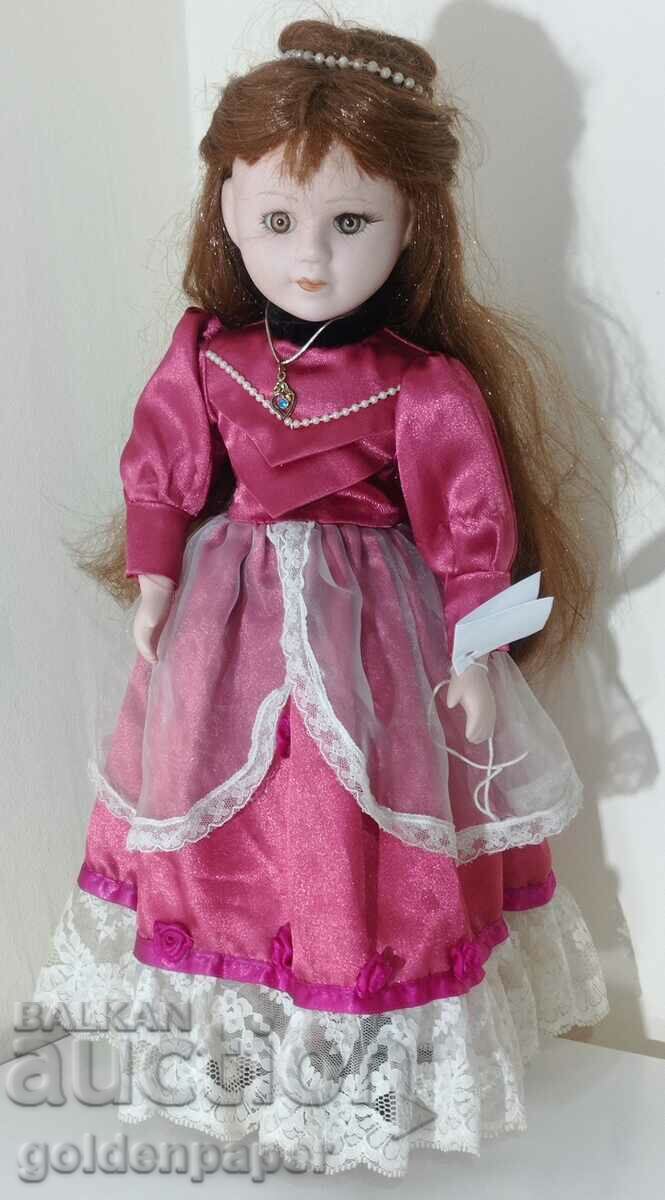 Порцеланова кукла 40см
