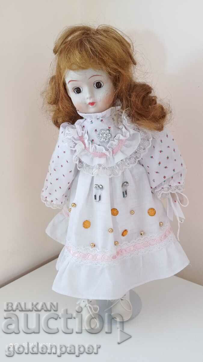 Порцеланова кукла 35см