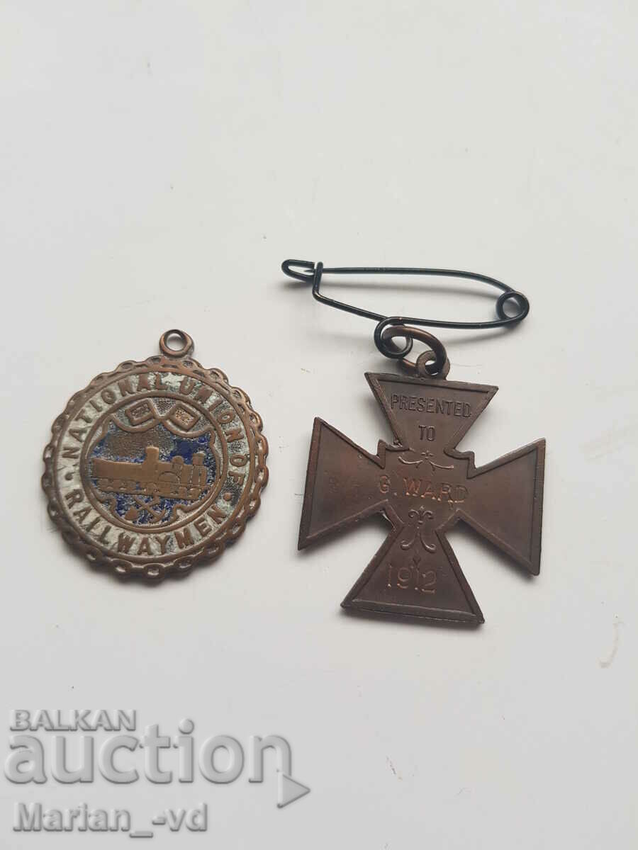 Παράδοση Δύο μετάλλια Παράδοση Δύο μετάλλια