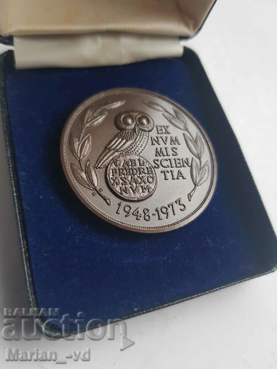 Old plaque in a box with price 20.00 BGN | € 10.23 Old plaque in a box with price 20.00 BGN | € 10.23