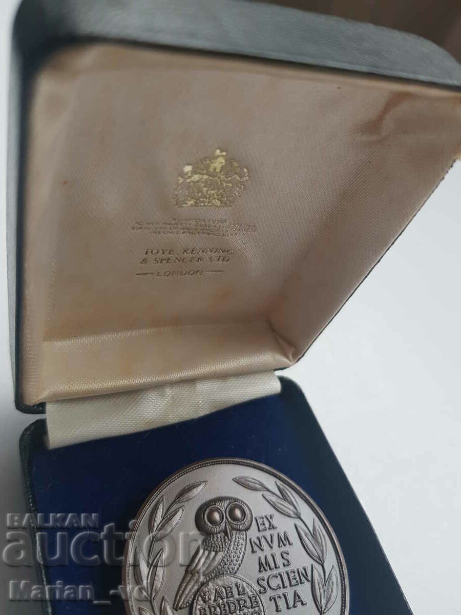 Auction Old plaque in a box Auction Old plaque in a box