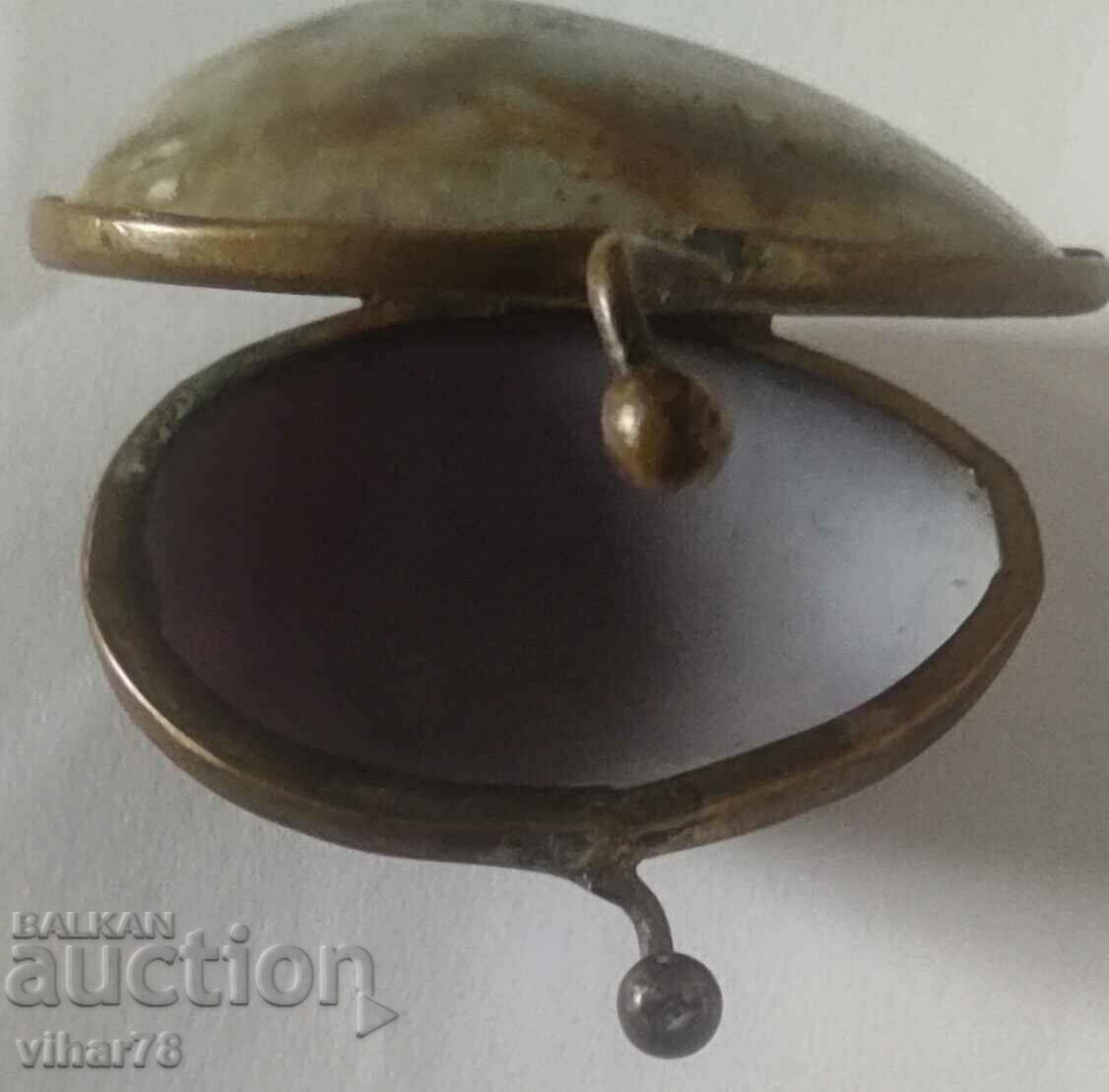 Παράδοση Μοναδικό κουτί κατασκευασμένο από τη Mida Παράδοση Μοναδικό κουτί κατασκευασμένο από τη Mida