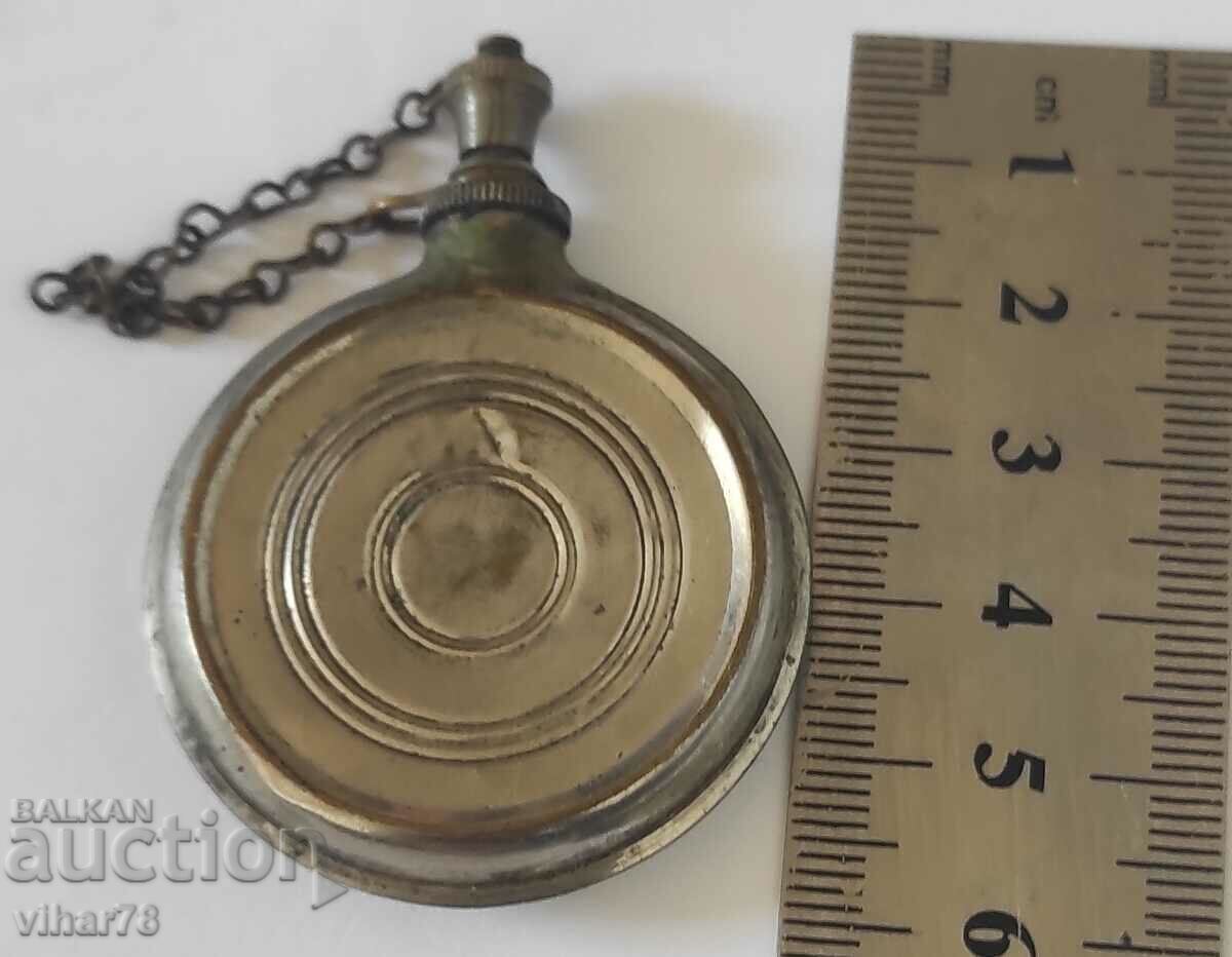 Δημοπρασία ένα παλιό μπουκάλι βουτυρόγαλα Δημοπρασία ένα παλιό μπουκάλι βουτυρόγαλα