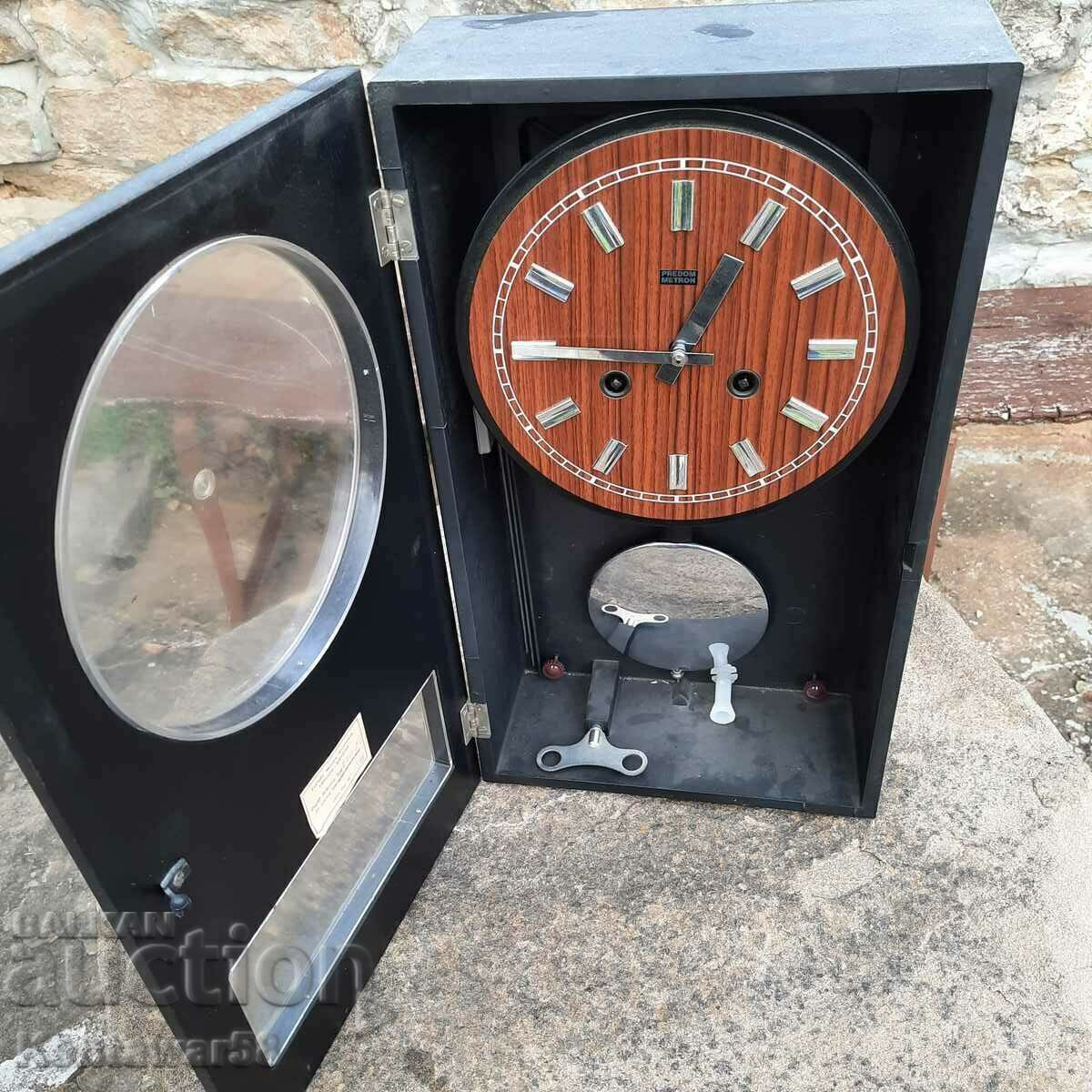 Metron wall clock. with price 54.00 BGN | € 27.61 Metron wall clock. with price 54.00 BGN | € 27.61