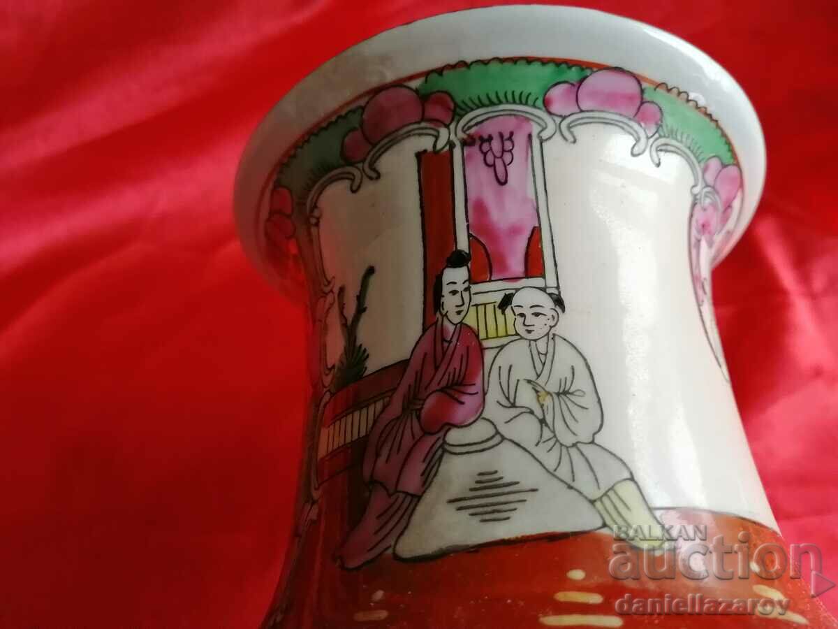 Auction Old Chinese Vase, Quanlong Dynasty Family Rose Auction Old Chinese Vase, Quanlong Dynasty Family Rose