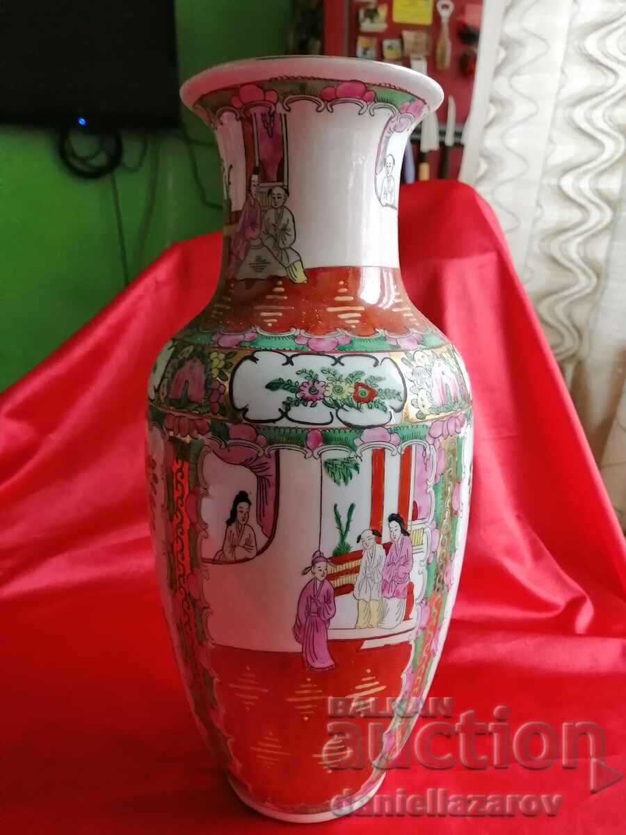 Old Chinese Vase, Quanlong Dynasty Family Rose