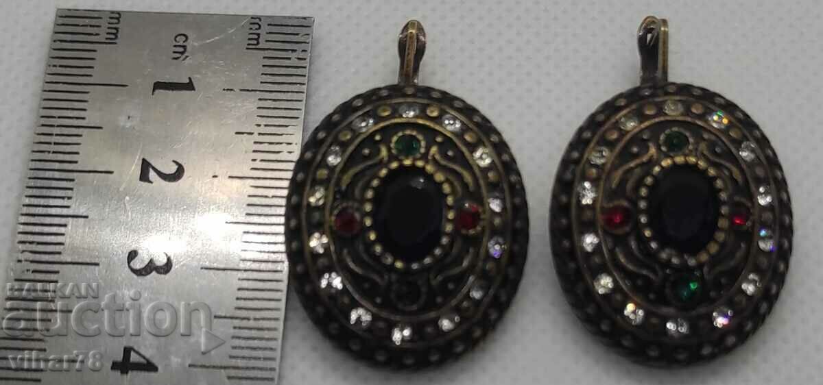 Delivery of Old bronze earrings Delivery of Old bronze earrings