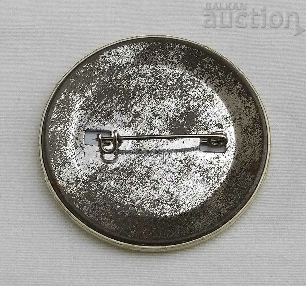 ORLIN GORANOV LUNA PARK BADGE with price 4.00 BGN | € 2.05 ORLIN GORANOV LUNA PARK BADGE with price 4.00 BGN | € 2.05