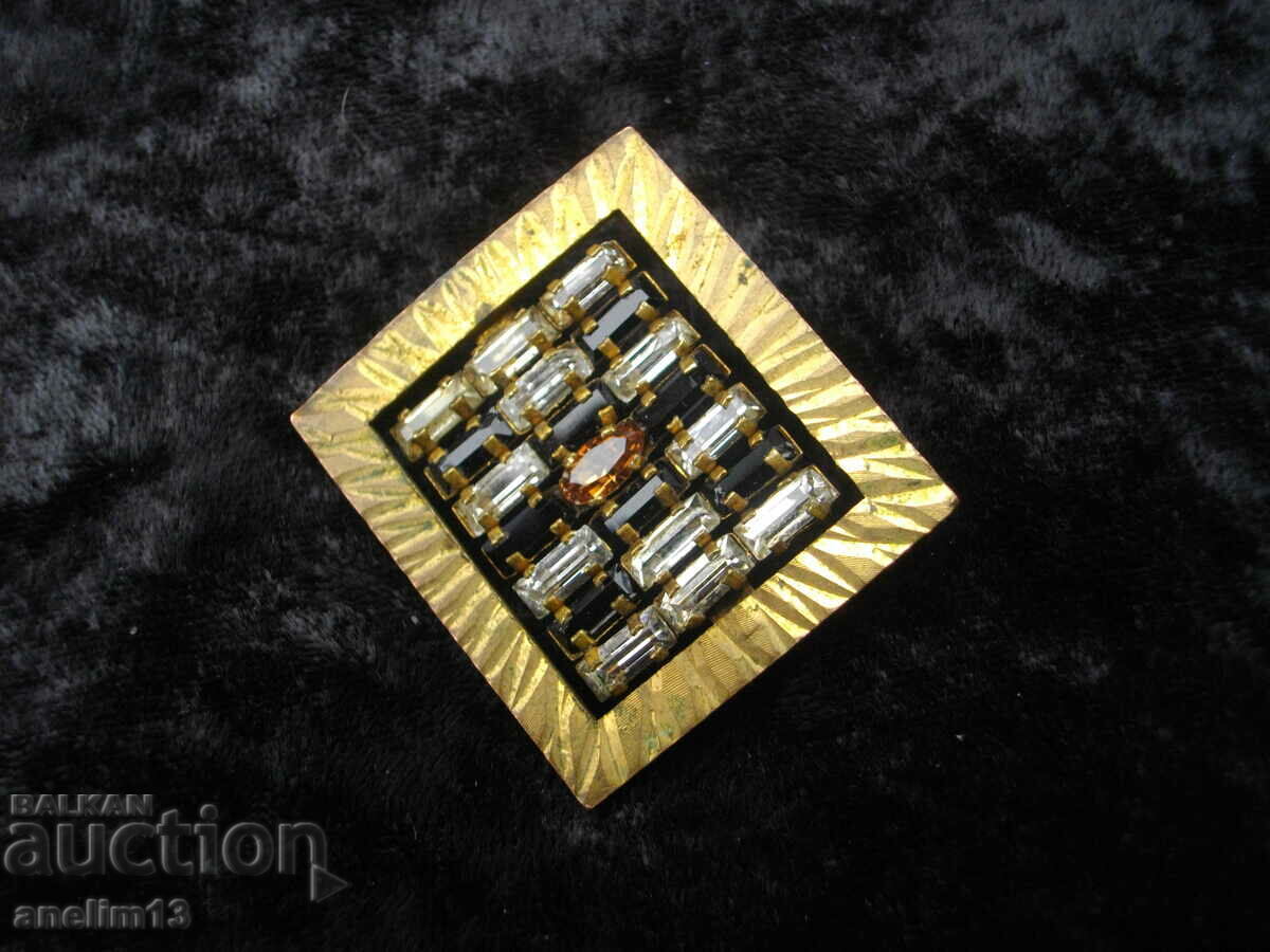 Auction STARA BEAUTIFUL BROSHA Auction STARA BEAUTIFUL BROSHA