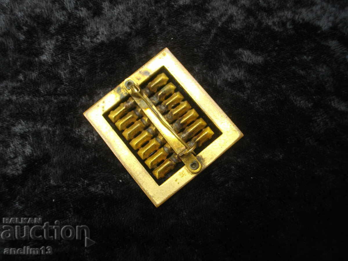 СТАРА ПОЗЛАТЕНА БРОШКА - 5