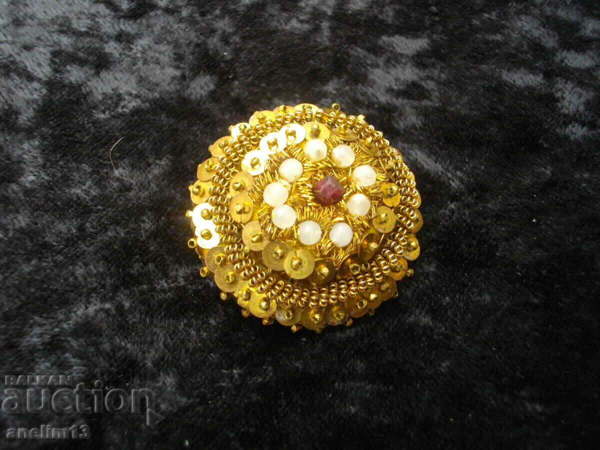 СТАРА РЪЧНО ПРАВЕНА БРОШКА с цена 45.00 лв. | € 23.01 СТАРА РЪЧНО ПРАВЕНА БРОШКА с цена 45.00 лв. | € 23.01